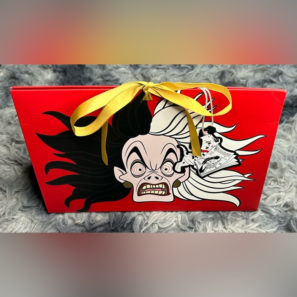 Spectrum x Disney Cruella 6 Piece Makeup Brush Set